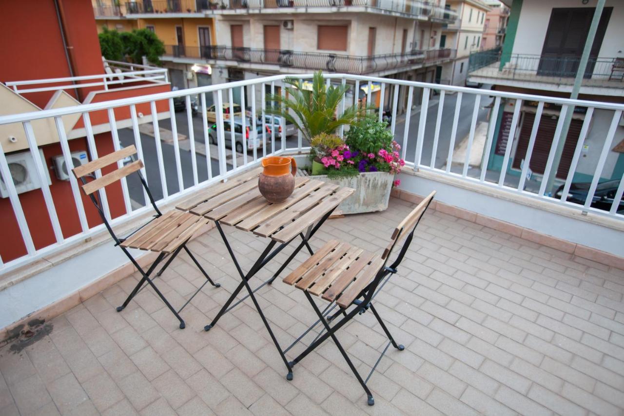 Case Degli Avi, Camere Nel Borgo Marinaro Pozzallo Exterior photo