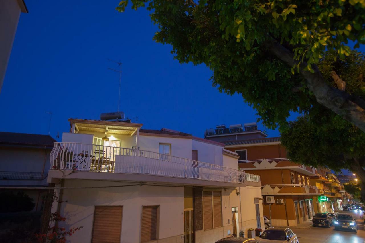 Case Degli Avi, Camere Nel Borgo Marinaro Pozzallo Exterior photo